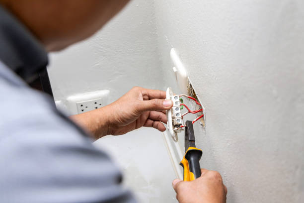 Best Licensed Electrician  in Lmyra, PA